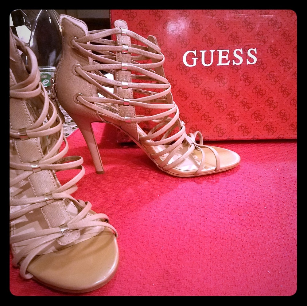 Guess high heel shoes (7.5m)